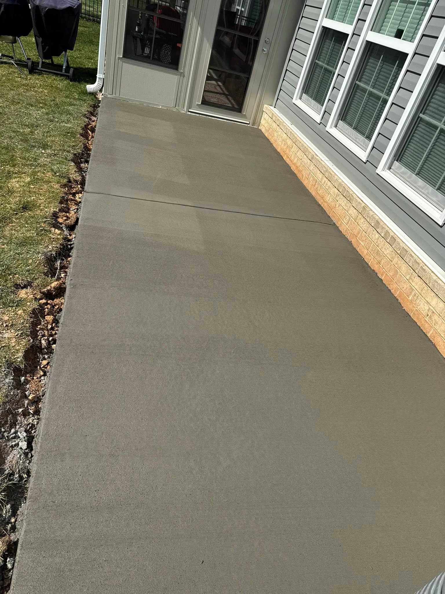 Finished concrete walkway surface in Clarksville, TN