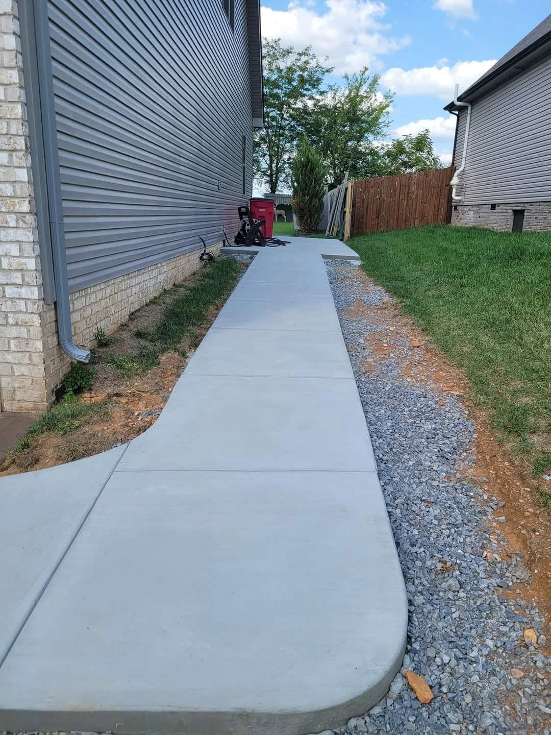 Curved concrete sidewalk in Clarksville, TN