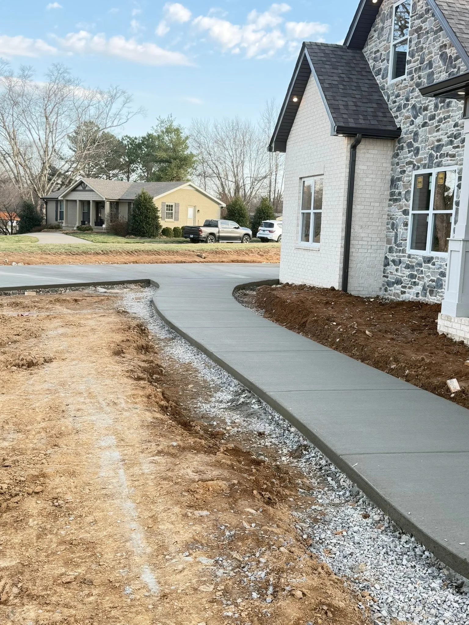 Curved front sidewalk in Clarksville, TN